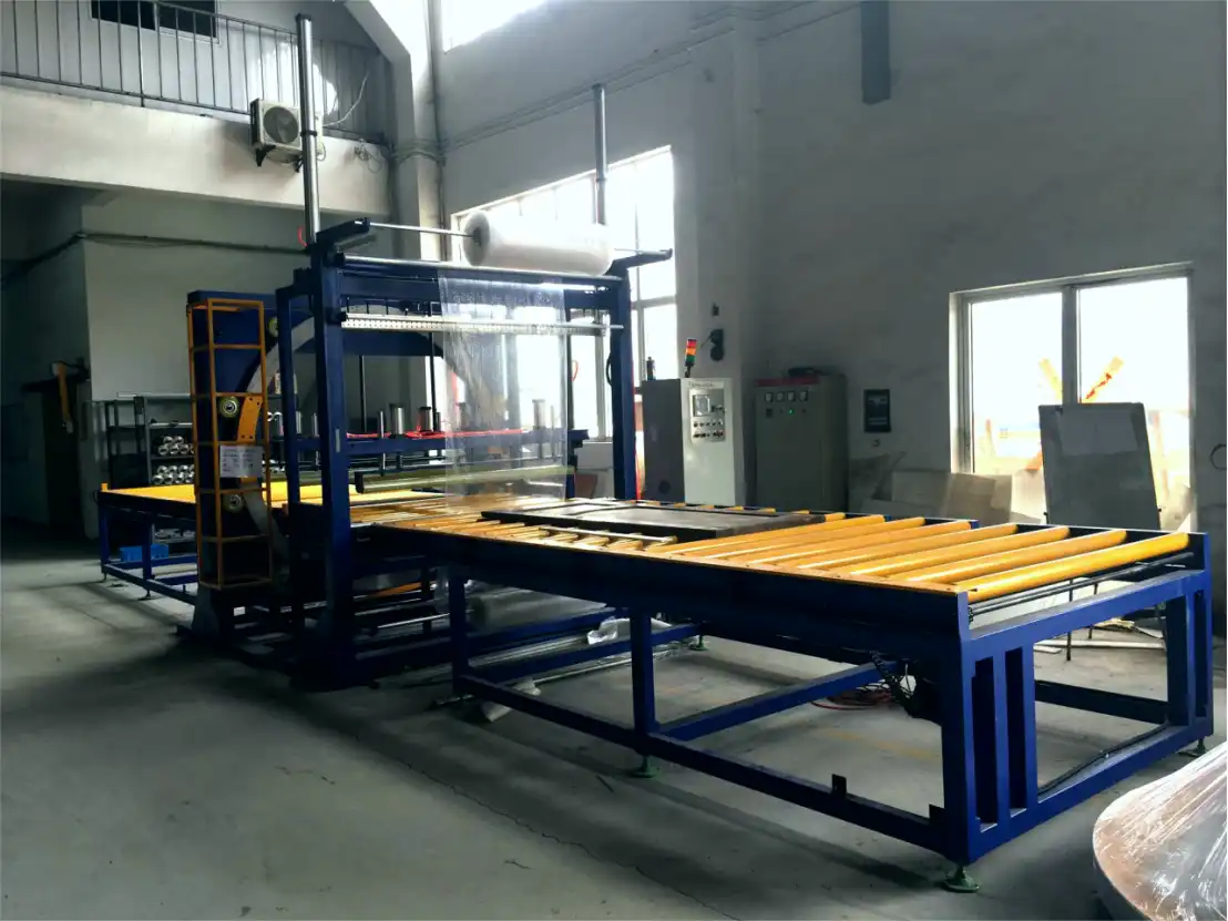 Orbital Horizontal Stretch Wrapper with Integrated Bubble Film Sealing System - Thumbnail 4