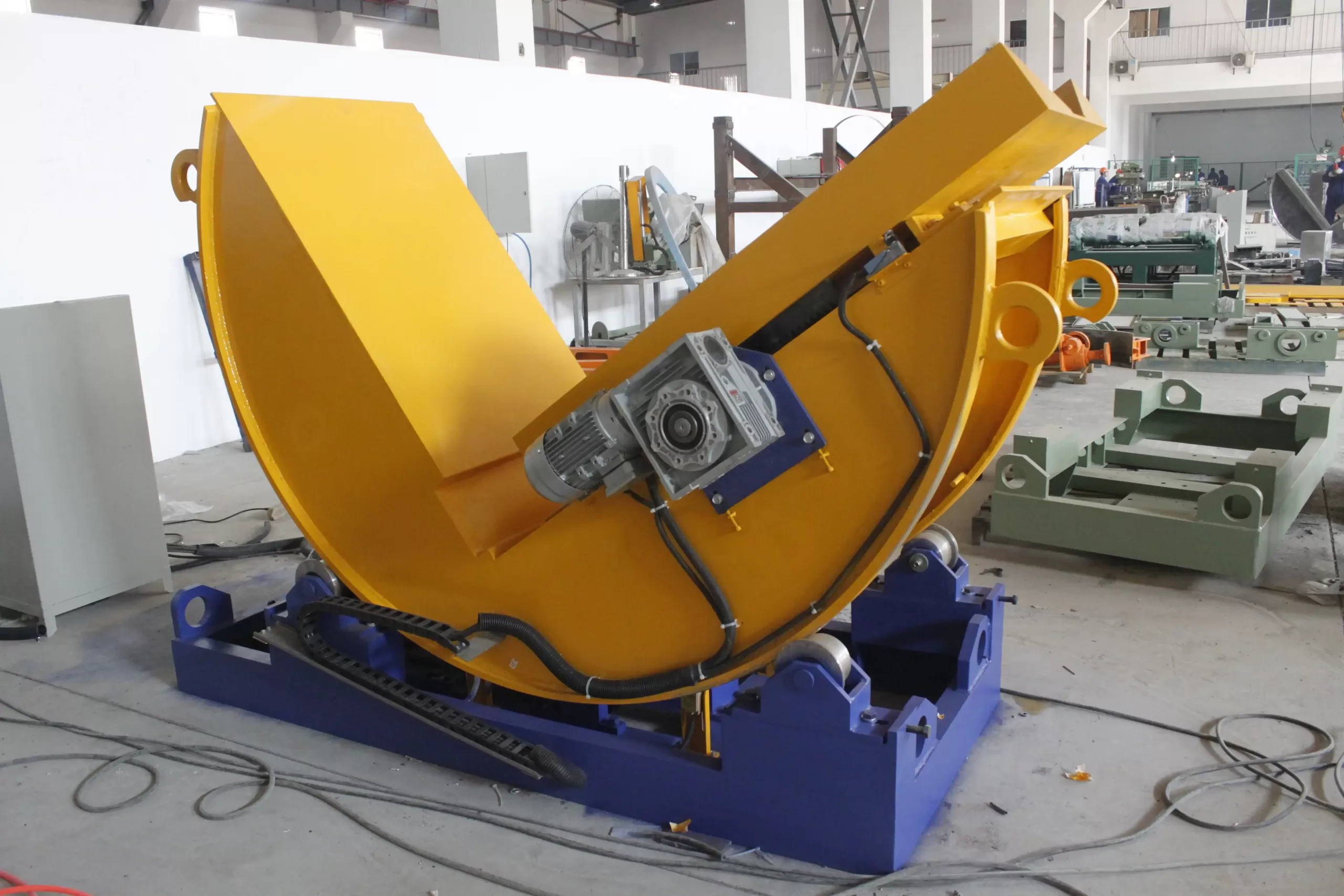 Heavy-Duty Mechanical Upender with Sliding Table System