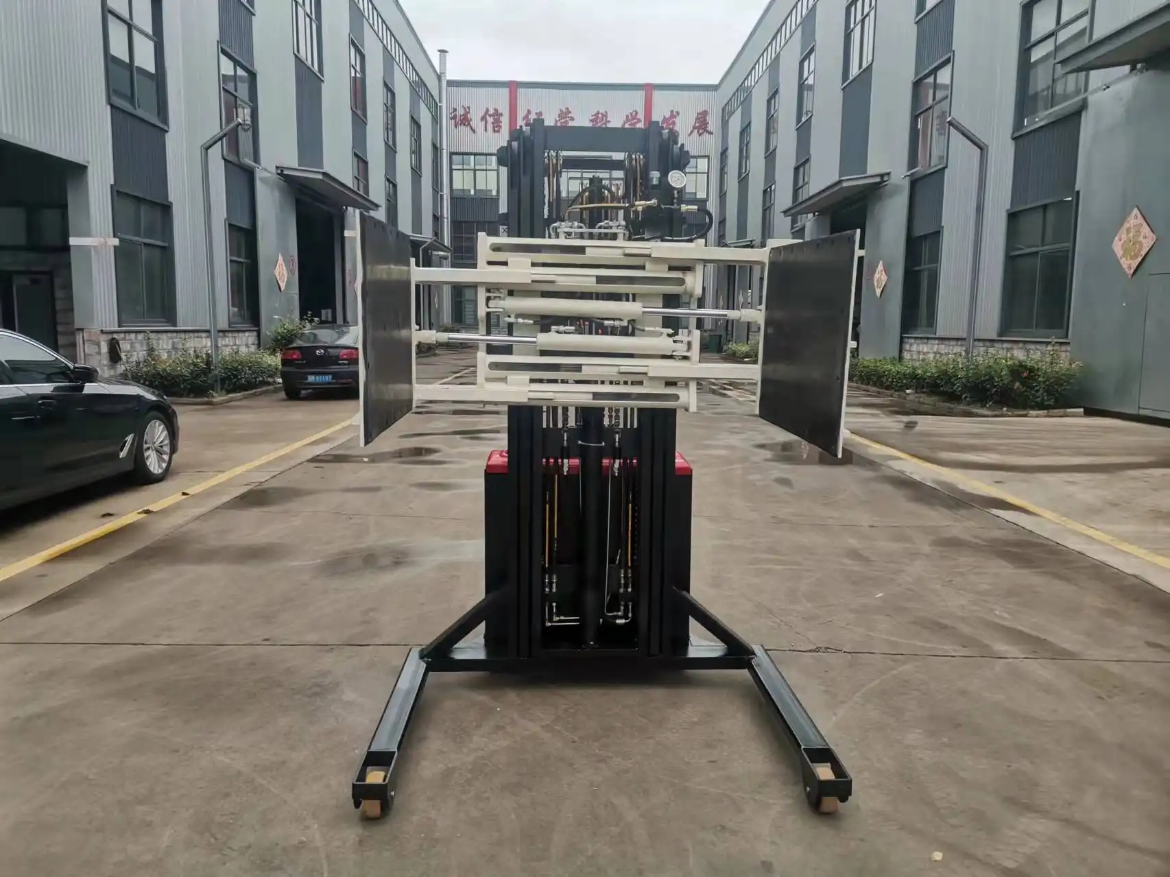 Mobile Pallet Changer - Side Press - Thumbnail 3