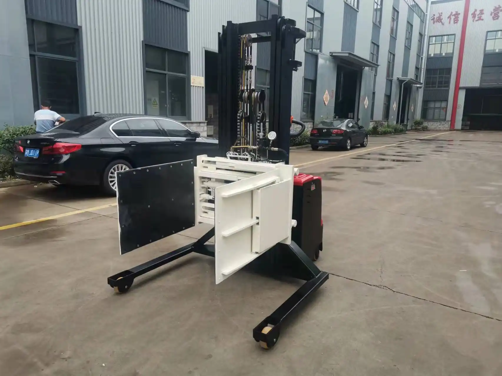 Mobile Pallet Changer - Side Press
