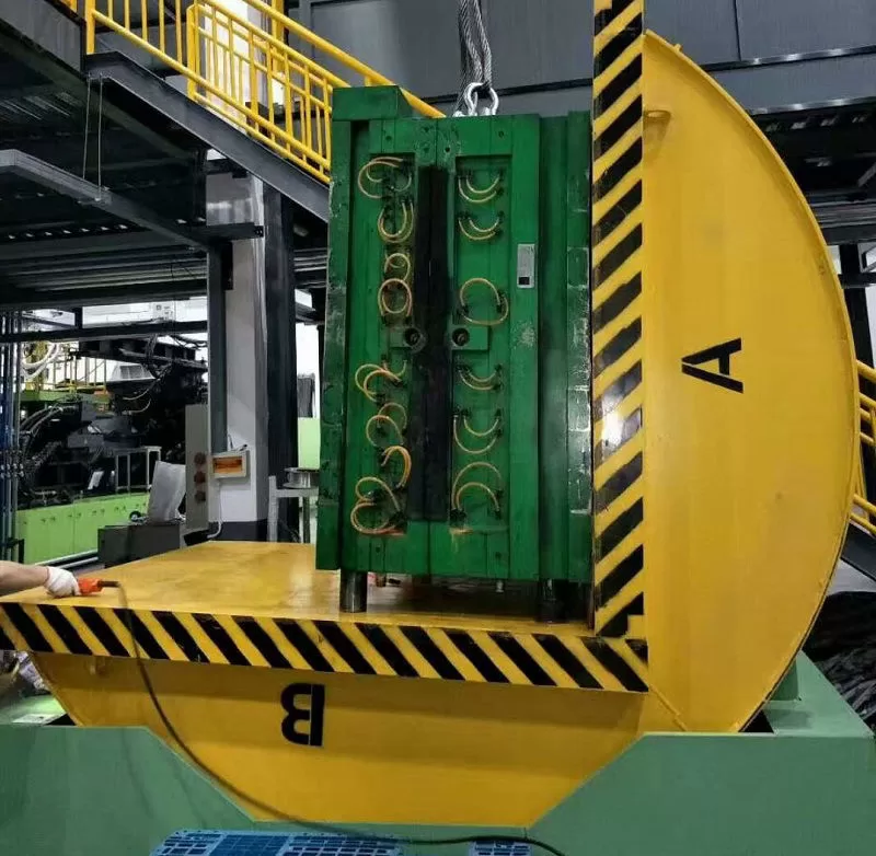 90-Degree Mold Upender | 40-Ton Heavy-Duty Flipper