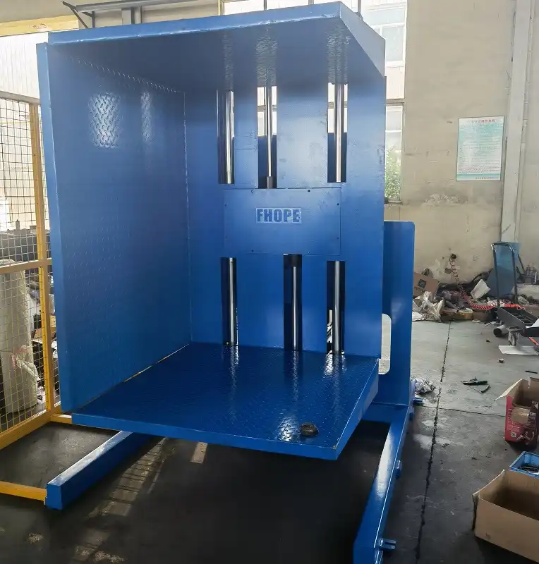 Heavy-Duty 2-Ton Pallet Inverter with Dual Clamp System - Thumbnail 4