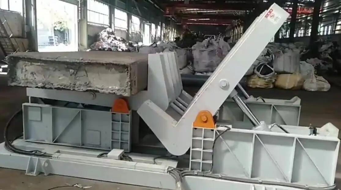 Heavy-Duty Hydraulic Steel Sheet Flipper & Upender